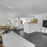 Cozy In With Kitchen Holiday home