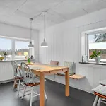 Cozy In With Kitchen Holiday home *